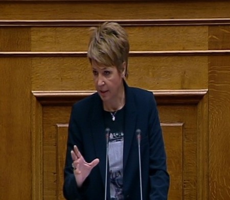 Δήλωση Όλγας Γεροβασίλη για κλείσιμο στρατοπέδων σε Άρτα, Κόνιτσα, Φιλιάτες.